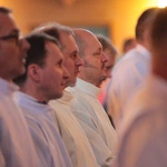 Pomogą rozdawać Komunię Świętą