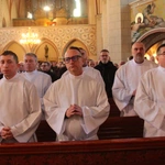 Pomogą rozdawać Komunię Świętą