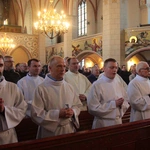 Pomogą rozdawać Komunię Świętą