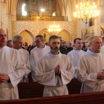 Pomogą rozdawać Komunię Świętą