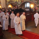 Pomogą rozdawać Komunię Świętą