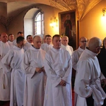 Pomogą rozdawać Komunię Świętą