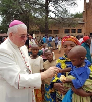 Bp Jerzy Mazur SVD - misjonarz na dwa etaty