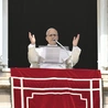 Papież w oknie Pałacu Apostolskiego podcas spotkania z wiernymi na modlitwę Anioł Pański