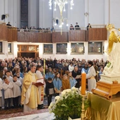 Tajemniczy biały pielgrzym