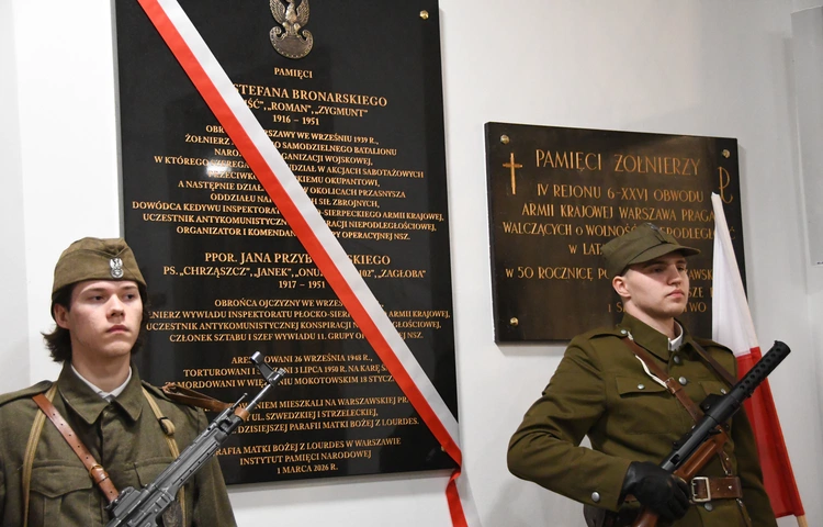 Tablicy ku czci żołnierzy 11 Grupy Operacyjnej NSZ