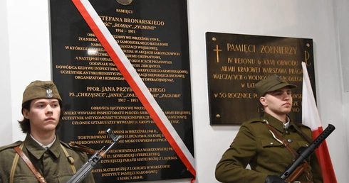 Tablicy ku czci żołnierzy 11 Grupy Operacyjnej NSZ