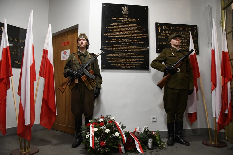 Tablicy ku czci żołnierzy 11 Grupy Operacyjnej NSZ