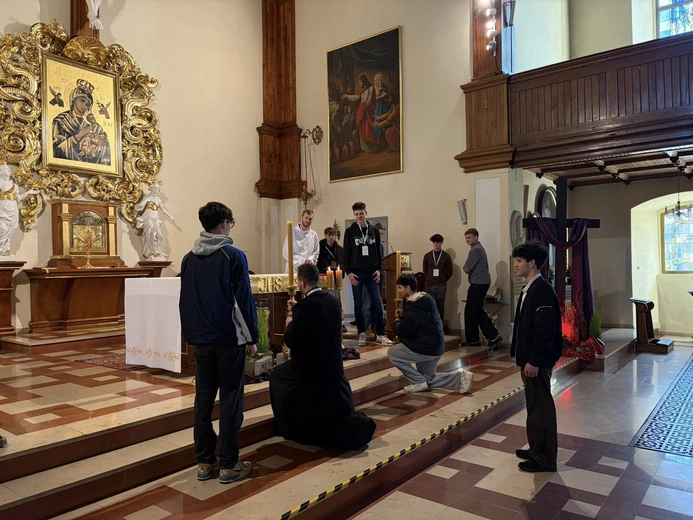 Pragną znać liturgię