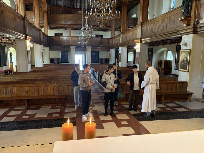 Pragną znać liturgię