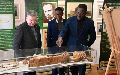 Wernisaż wystawy "Misjonarz ze Śląska" w Muzeum UO