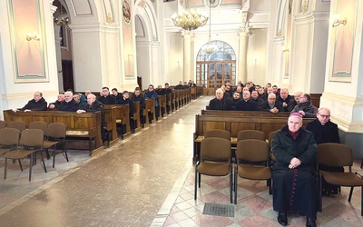 W Ostrowcu Świętokrzyskim w rekolekcjach uczestniczył  bp Krzysztof Nitkiewicz.