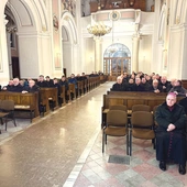 W Ostrowcu Świętokrzyskim w rekolekcjach uczestniczył  bp Krzysztof Nitkiewicz.