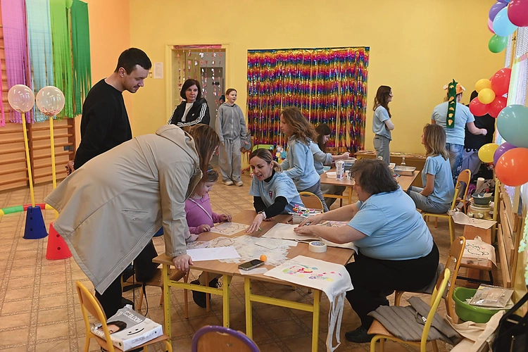 Kadra zaangażowała się w przygotowanie atrakcji dla odwiedzających szkołę potencjalnych uczniów i ich rodziców.  