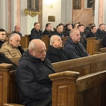 Kapłani u źródła