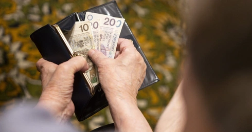 Badanie: co czwarta kobieta nie ma żadnych oszczędności