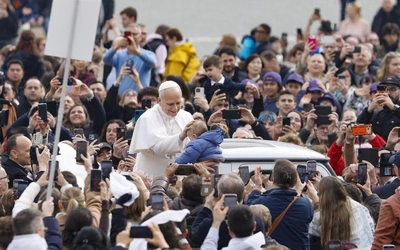 Papież: niech przywódcy polityczni porzucą projekty śmierci
