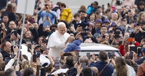 Papież: niech przywódcy polityczni porzucą projekty śmierci
