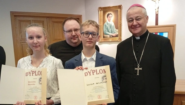 Nikodem Matlak z Pierśćca najlepszy w Wojewódzkim Konkursie Wiedzy Biblijnej