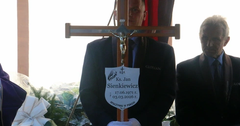 Pogrzeb ks. Jana Sienkiewicza we Wrocławiu-Leśnicy