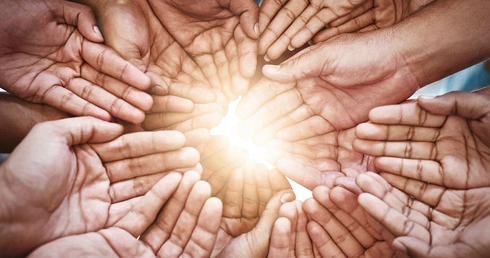 Jałmużna – najlepsza transakcja. Dlaczego wymaga odwagi?