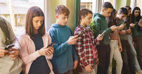 W cyfrowym kasynie. Jak sprawić, by media społecznościowe nie uzależniały dzieci?