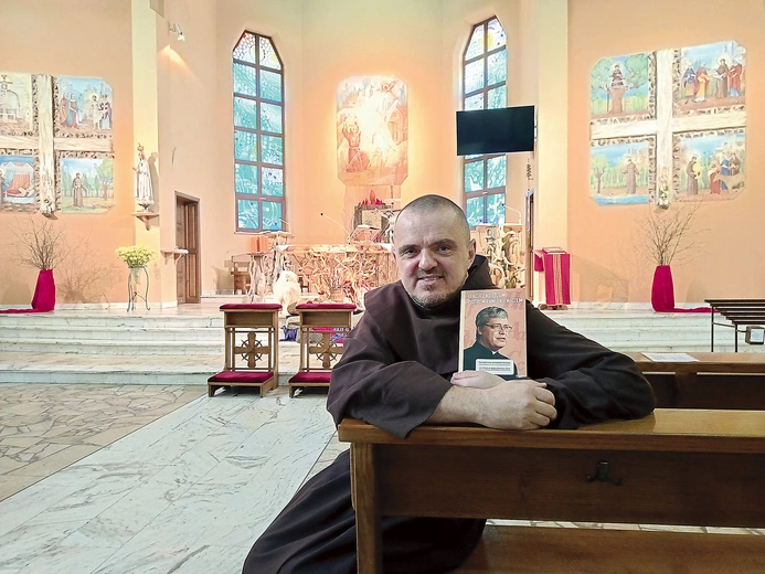 Ojciec Tytus Boguszyński jest współautorem książki „Lekcje z księdzem Piotrem Pawlukiewiczem”; franciszkanin prowadzi także kanał na YT  oraz stronę na FB. 