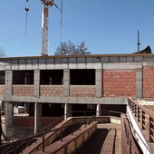 Jolanta Stokłosa we wrześniu 2023 r. została uhonorowana tytułem Miłosiernego Samarytanina za całokształt swojej działalności. Laureaci tego wyróżnienia często mówią, że muszą zrobić coś jeszcze. Dla pani prezes tym czymś stało się Centrum Opieki Dziennej dla Chorych i Seniorów. Hospicjum można wspierać przez cały rok, wrzucając datek do wirtualnej puszki na www.hospicjum.krakow.pl. Tradycyjne puszki spotkamy np. w Niedzielę Palmową przy bazylice dominikanów. 