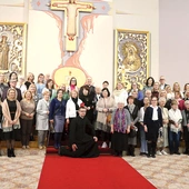 Nauczyciele z bp. Markiem Solarczykiem,  ks. Grzegorzem Opielą i ks. Rafałem Kamińskim. 