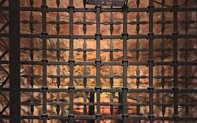 Grób Jakobiny de' Settesoli znajduje się w bazylice w Asyżu, w pobliżu grobu Franciszka.