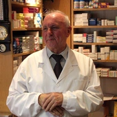 Walter Pyka, poeta i aptekarz z Popielowa.