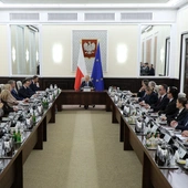 Rząd przyjął uchwałę upoważniającą do podpisana umowy ws. SAFE; KPRP: to obejście prawa