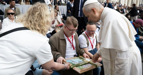 Osoby z niepełnosprawnościami z Milicza spotkały się z papieżem Leonem XIV