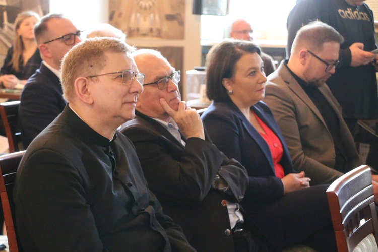 Płock. Konferencja poświęcona pracom konserwatorskim na Wzgórzu Tumskim 
