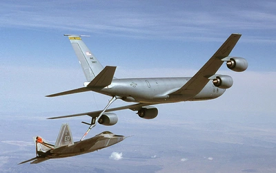 "WSJ": pięć amerykańskich tankowców powietrznych uszkodzonych w irańskim ataku w Arabii Saudyjskiej