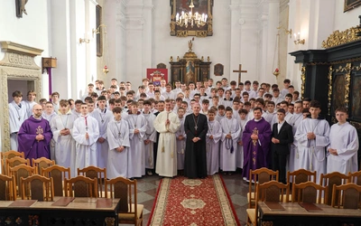 Służba, która zobowiązuje