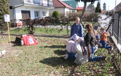 Rodzinna Droga Krzyżowa z Oławy do Stanowic. "To nie to samo, co w kościele"
