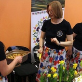 Pięć chabinów w palmie, pascha i ziołowa zupa 