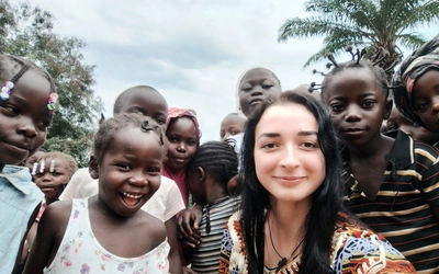 Afrykańczycy nie potrafią wyjść z kościoła smutni