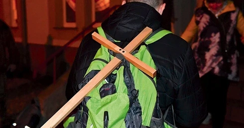 Cisza, noc i 40 km, czyli zaproszenie na Ekstremalną Drogę Krzyżową