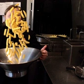 W Społecznej Kaffce i na frytkach nad Zalewem Nowohuckim