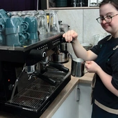 Światowy Dzień Osób z Zespołem Downa świętujmy, jedząc frytki, idąc na koncert, jadąc tramwajem i… pijąc kaffkę!