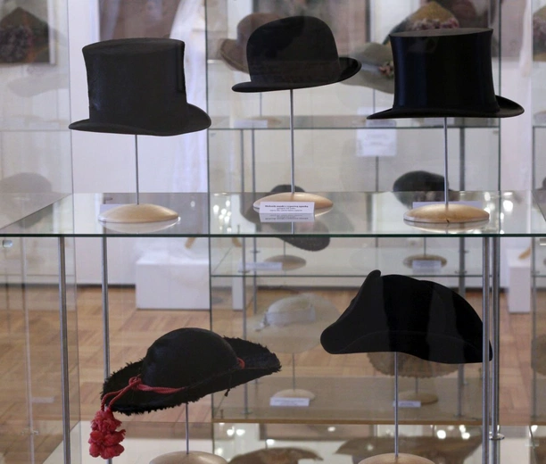 Parada kapeluszy o historycznej duszy. Wystawa w Muzeum w Raciborzu