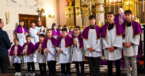 Nowi ministranci w parafii w Piątku