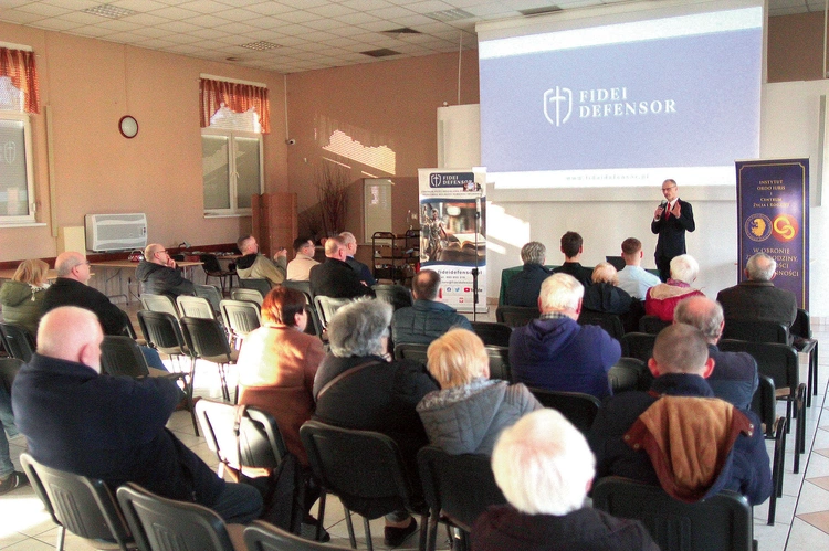Przed nami kolejna odsłona sprawy zdjęcia krzyża z sali obrad Rady Miasta w Legnicy. 