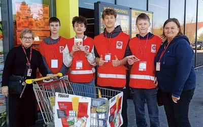 W akcję chętnie angażuje się młodzież.