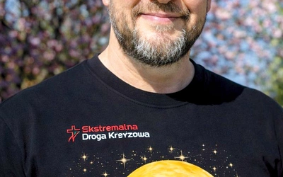 – Ekstremalna Droga Krzyżowa nie jest zwykłą Drogą Krzyżową ani wydarzeniem sportowym. To doświadczenie, które bardzo często staje się jednym z ważniejszych momentów w życiu człowieka – zauważa Świebodzinianin, który jest krajowym koordynatorem EDK. Zapisy i szczegóły tras na www.edk.org.pl.