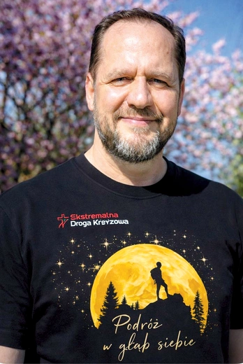 – Ekstremalna Droga Krzyżowa nie jest zwykłą Drogą Krzyżową ani wydarzeniem sportowym. To doświadczenie, które bardzo często staje się jednym z ważniejszych momentów w życiu człowieka – zauważa Świebodzinianin, który jest krajowym koordynatorem EDK. Zapisy i szczegóły tras na www.edk.org.pl.