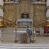 Opluł ołtarz, rzucił krzyżem w tabernakulum. Profanacja kościoła w Białymstoku