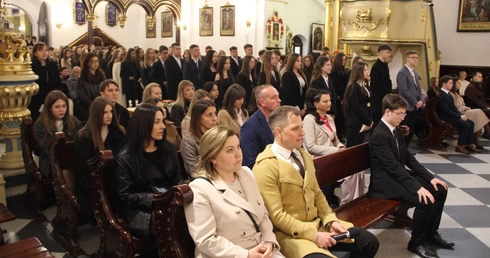 Bierzmowanie w Sanktuarium Matki Bożej w Zawadzie 2026